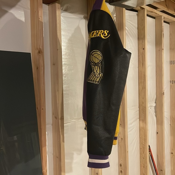 LOS ANGELES LAKERS COLOR BLOCK VARSITY JKT - Picture 2 of 12